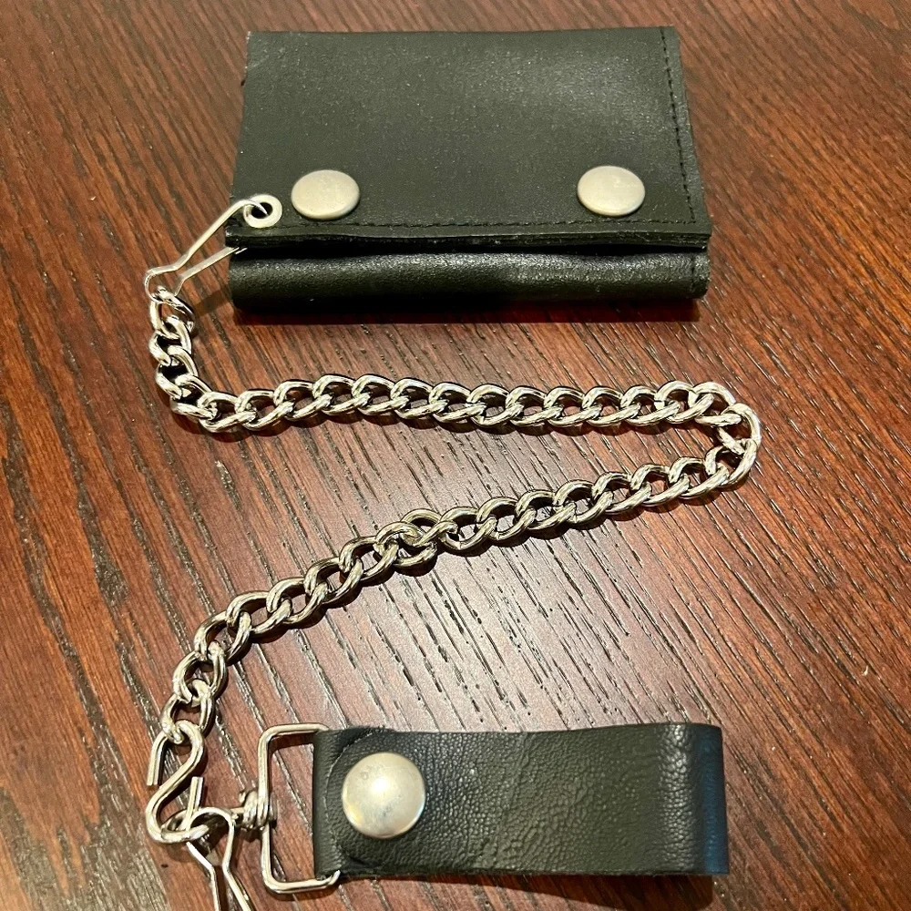 Leather Biker Wallet With Chain Tri-fold - Black Color Tri-Fold Wallet - NEW - Picture 1 of 5